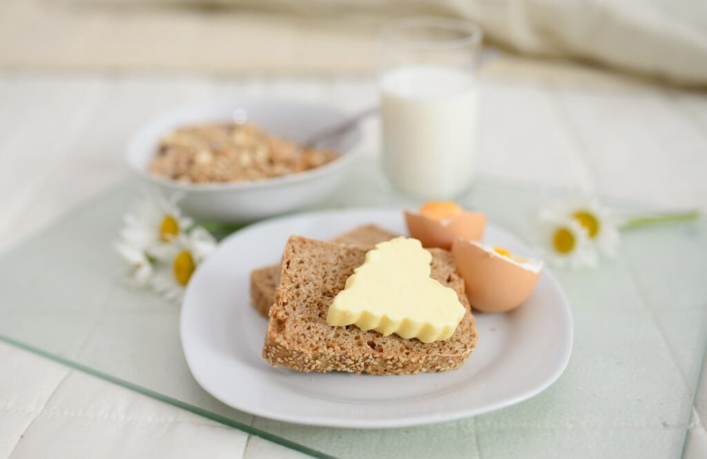 breakfast, breakfast in bed, cereal, loaf, butter, bedroom, lifestyle, comfort, meal, relax, healthy, grain, yummy, service, hotel, nourishment, food, enjoy the meal, milk, breakfast, hotel, hotel, hotel, hotel, hotel