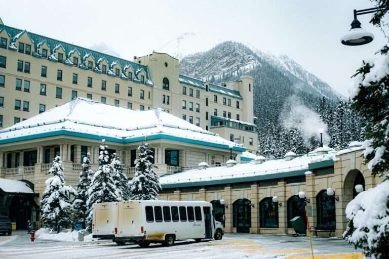 cheap hotels in Banff