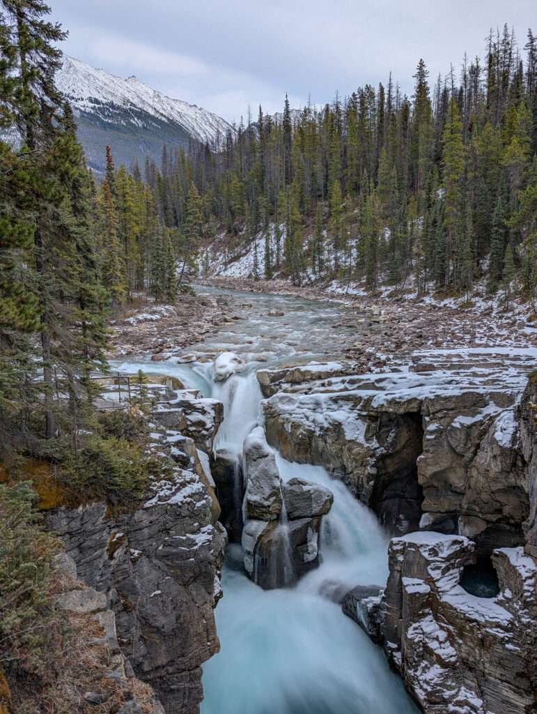 What I wish I knew before visiting Jasper National Park – waterfall and canyon landscape in early winter